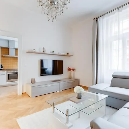 Old Town Royal Two Bedroom Πράγα