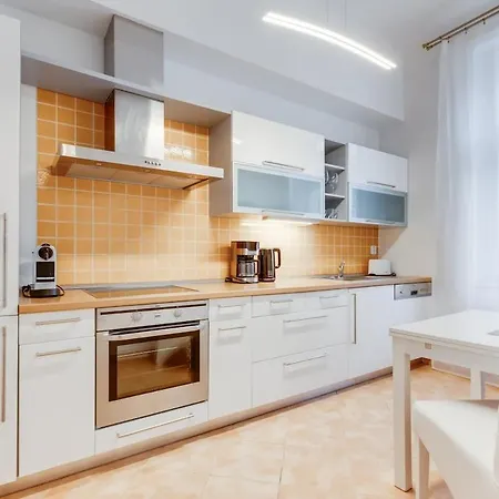 Old Town Royal Two Bedroom Διαμέρισμα