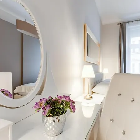 Διαμέρισμα Old Town Royal Two Bedroom Πράγα