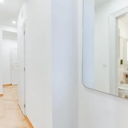 Old Town Royal Two Bedroom Apartmán